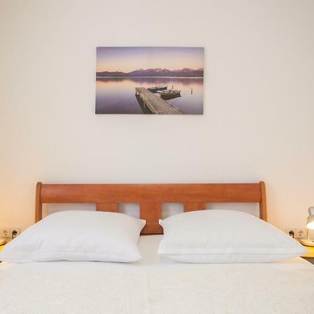 Apartment Smuljic Vrboska Buitenkant foto