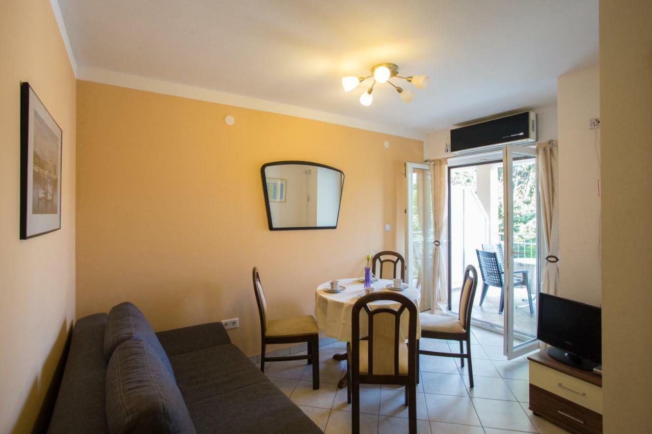 Apartment Smuljic Vrboska Buitenkant foto