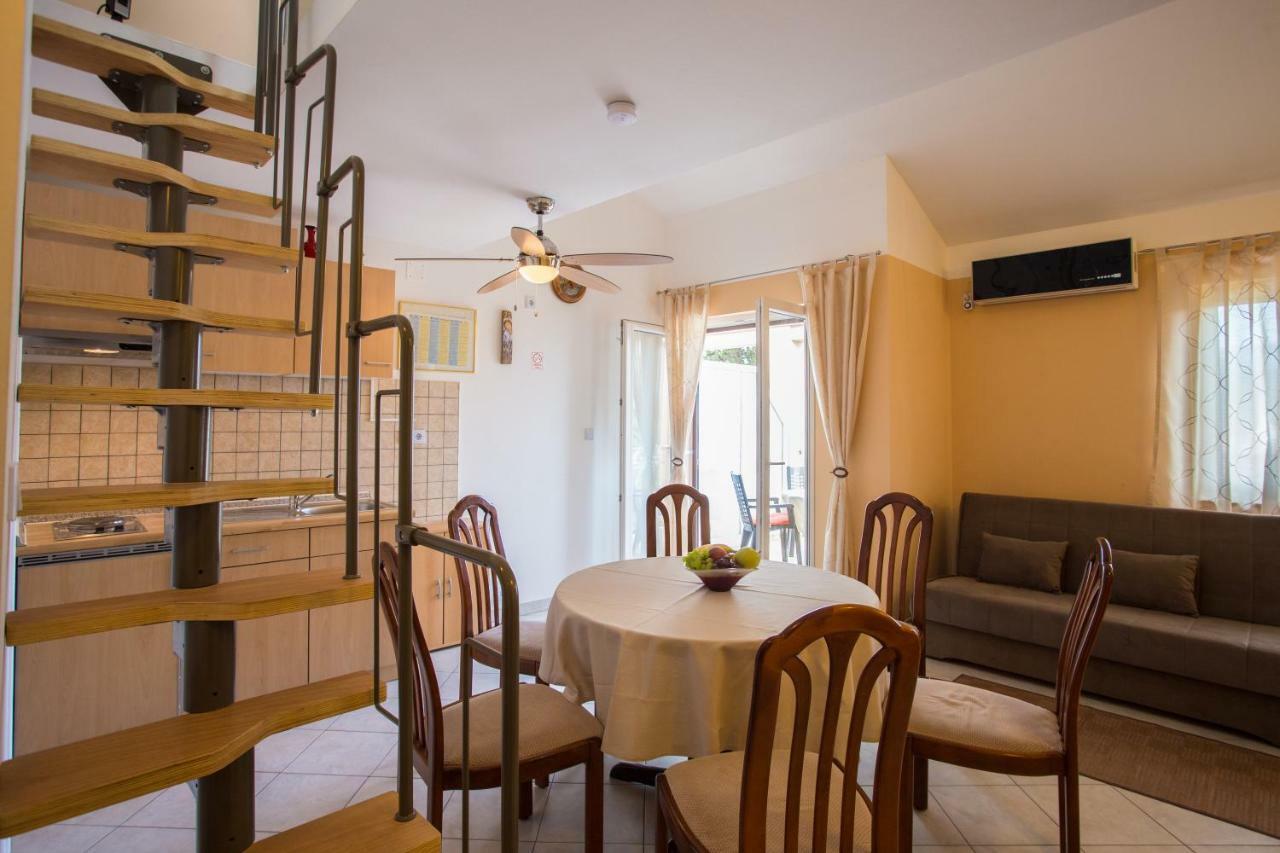 Apartment Smuljic Vrboska Buitenkant foto